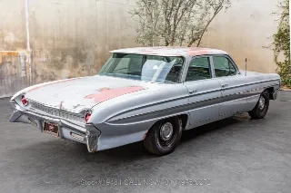 Foto 5 di 24: 1961 Oldsmobile Dynamic 88