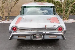 Foto 6 di 24: 1961 Oldsmobile Dynamic 88