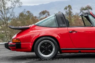 Foto 19 di 24: 1987 Porsche Carrera