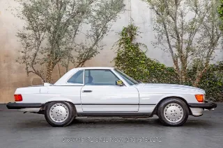 Foto 16 di 24: 1986 Mercedes Benz 560SL