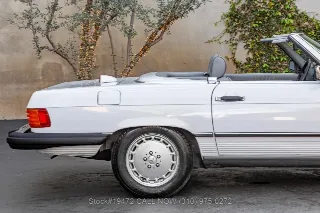 Foto 23 di 24: 1986 Mercedes Benz 560SL