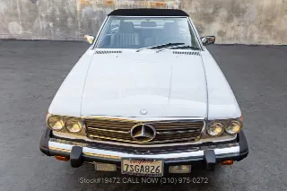Foto 9 di 24: 1986 Mercedes Benz 560SL