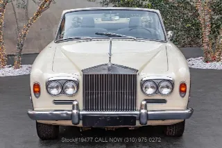 Foto 2 di 24: 1972 Rolls Royce Corniche