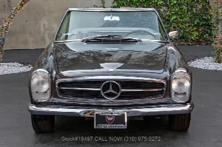 Foto 2 di 24: 1966 Mercedes Benz 230SL