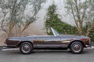 Foto 4 di 24: 1966 Mercedes Benz 230SL