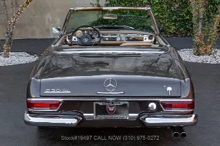 Foto 6 di 24: 1966 Mercedes Benz 230SL