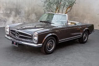 Foto 8 di 24: 1966 Mercedes Benz 230SL