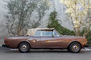 Foto 10 di 24: 1976 Rolls Royce Corniche