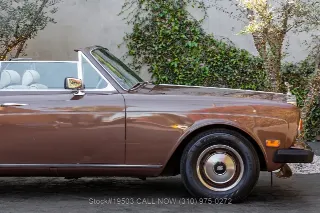 Foto 16 di 24: 1976 Rolls Royce Corniche