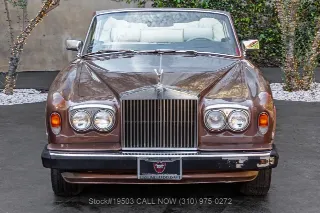 Foto 2 di 24: 1976 Rolls Royce Corniche