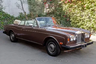 Foto 3 di 24: 1976 Rolls Royce Corniche