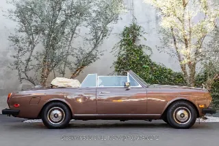 Foto 4 di 24: 1976 Rolls Royce Corniche