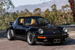 Foto 1 di 24: 1985 Porsche 911 Carrera