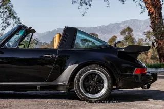 Foto 21 di 24: 1985 Porsche 911 Carrera