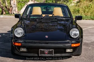 Foto 2 di 24: 1985 Porsche 911 Carrera