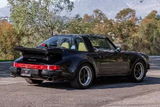 Foto 5 di 24: 1985 Porsche 911 Carrera