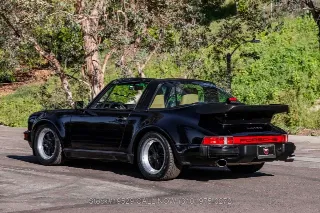 Foto 7 di 24: 1985 Porsche 911 Carrera