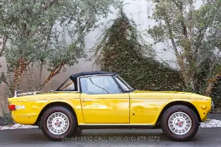 Foto 10 di 24: 1975 Triumph TR6