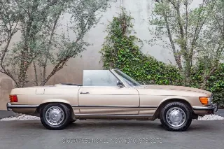 Foto 4 di 24: 1972 Mercedes Benz 450SL