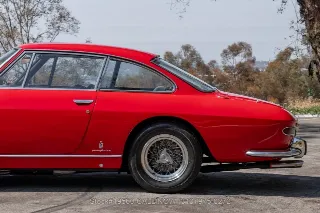 Foto 17 di 24: 1966 Ferrari 330