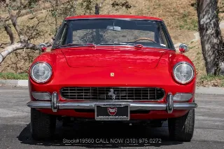 Foto 3 di 24: 1966 Ferrari 330