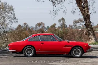 Foto 5 di 24: 1966 Ferrari 330