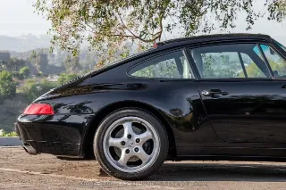 Foto 16 di 24: 1996 Porsche 993 Carrera