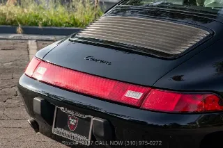 Foto 8 di 24: 1996 Porsche 993 Carrera