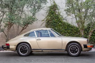 Foto 4 di 24: 1977 Porsche 911S
