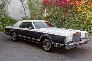 Foto 3 di 24: 1979 Lincoln Continental Mark V
