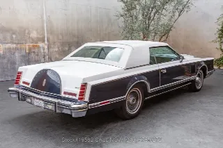 Foto 5 di 24: 1979 Lincoln Continental Mark V