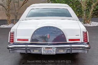 Foto 6 di 24: 1979 Lincoln Continental Mark V