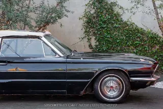 Foto 10 di 24: 1966 Ford Thunderbird