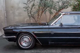 Foto 12 di 24: 1966 Ford Thunderbird