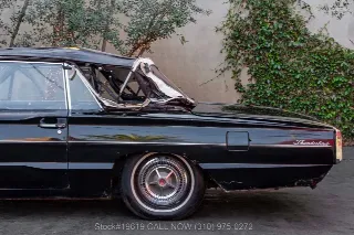 Foto 13 di 24: 1966 Ford Thunderbird