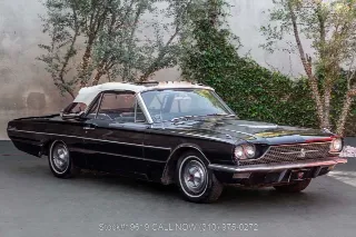Foto 1 di 24: 1966 Ford Thunderbird