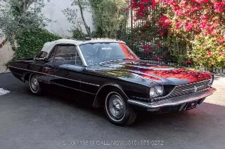 Foto 3 di 24: 1966 Ford Thunderbird
