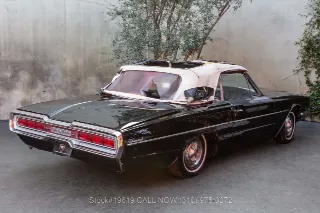 Foto 5 di 24: 1966 Ford Thunderbird