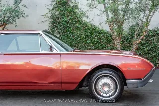 Foto 10 di 24: 1962 Ford Thunderbird