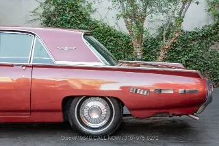 Foto 13 di 24: 1962 Ford Thunderbird
