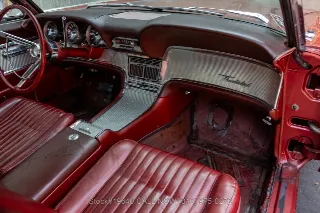 Foto 22 di 24: 1962 Ford Thunderbird