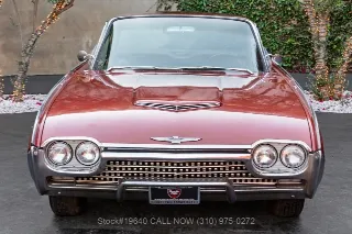 Foto 2 di 24: 1962 Ford Thunderbird