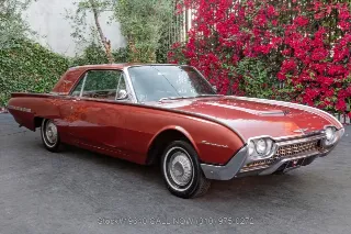 Foto 3 di 24: 1962 Ford Thunderbird