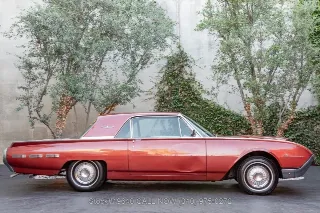 Foto 4 di 24: 1962 Ford Thunderbird
