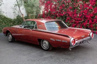 Foto 7 di 24: 1962 Ford Thunderbird