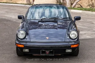 Foto 2 di 24: 1985 Porsche Carrera