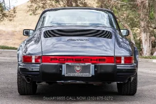 Foto 8 di 24: 1985 Porsche Carrera