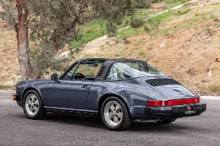 Foto 9 di 24: 1985 Porsche Carrera