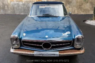 Foto 9 di 24: 1967 Mercedes Benz 250SL