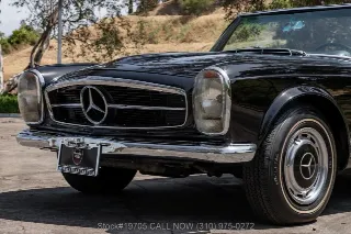 Foto 11 di 24: 1966 Mercedes Benz 230SL
